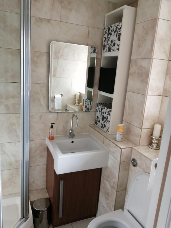 Dream Time Apartments-Aqua Suite Лондон Экстерьер фото